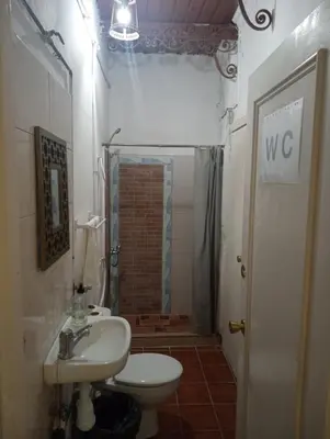 Un baño de Pensión Santa María la Blanca