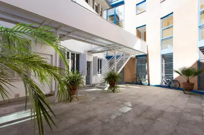 Edificio en el que se encuentra el apartamento