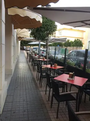 Un restaurante o sitio para comer en Hotel Castillo