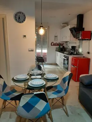 Una cocina o zona de cocina en Selecta Apartamento con piscina en Calle Juzgado