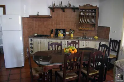 Una cocina o zona de cocina en Casa Rural El Puente