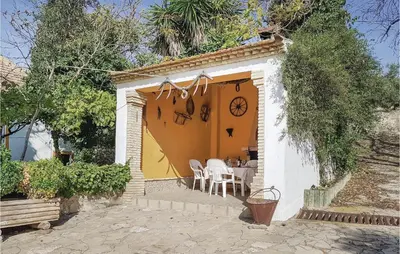 Jardín al aire libre en Awesome Home In Osuna