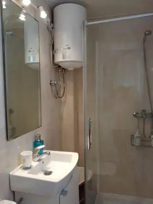 Un baño de ATICO CALERIA CON VISTAS A LA GIRALDA