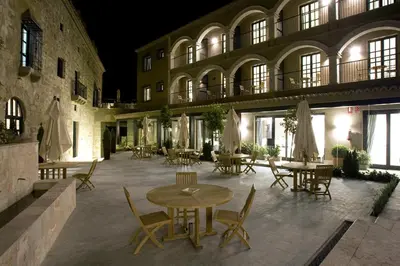 Un restaurante o sitio para comer en Hotel Palacio de Mengibar