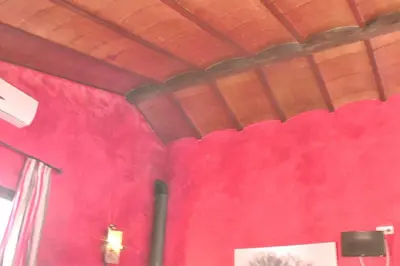 Una televisión o centro de entretenimiento en Charming House in Estepa with Shared Pool