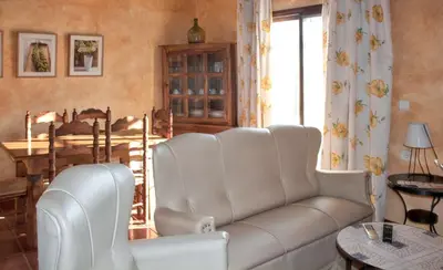 Zona de estar de Charming House in Estepa with Mountain View