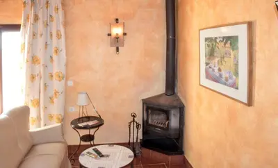 Zona de estar de Charming House in Estepa with Mountain View