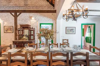 Un restaurante o sitio para comer en Huerta la Pimentada