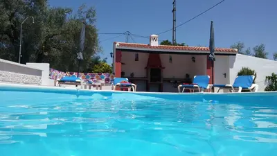 Piscina en o cerca de CASA RURAL ALEJO