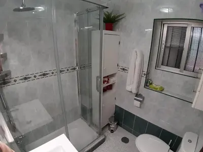 Un baño de Fresh & Clean Room Sevilla