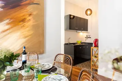 Una cocina o zona de cocina en Imperial Luxury & Modern Apartment