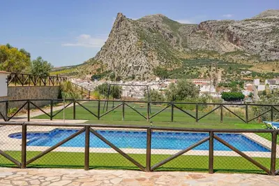 Vista general de una montaña o vista desde la casa o chalet