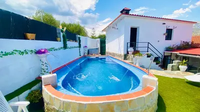 Piscina en o cerca de Casa Rural Inés cerca del Caminito del Rey