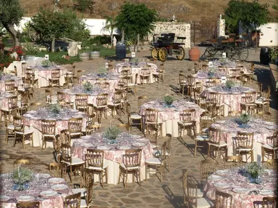Un restaurante o sitio para comer en Hotel Rural Finca La Herencia
