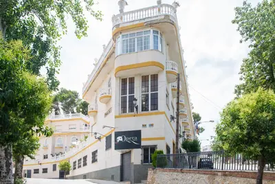 Edificio en el que se encuentra el hotel