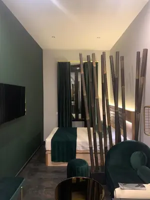 Una televisión o centro de entretenimiento en San Fernando 24