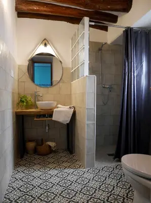 Un baño de Cortijo La Gineta