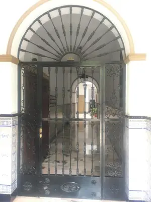 Fachada o entrada de Hispalis Puerta Carmona
