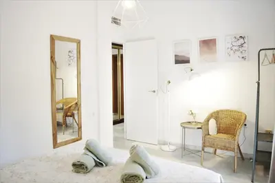 Cama o camas de una habitación en Reformado Coqueto Fleming a 5 minutos Mezquita WIFI AIRE POSIBILIDAD PARKING