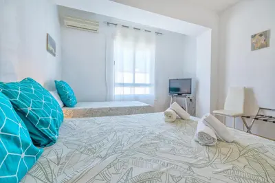 Cama o camas de una habitación en Damasco, amplio apartamento cercano al centro