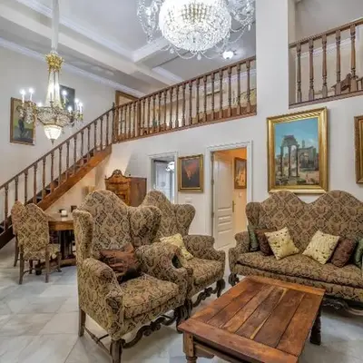Palacio Marqués Vega Armijo & Casco Histórico