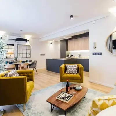 Modern attractive- 2Bd 2Bth- centric