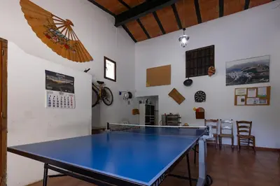Instalaciones para jugar al ping pong en Cortijo Entresierras o alrededores