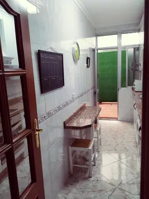 Una televisión o centro de entretenimiento en ARRECIFE, GARAJE Y WIFI GRATIS JUNTO PUENTE ROMANO