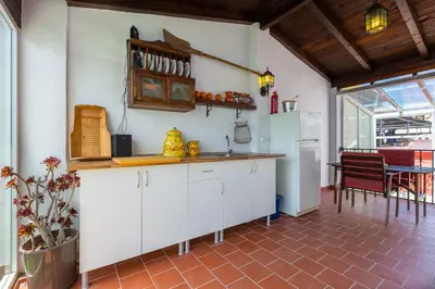 Una cocina o zona de cocina en Casa Randonneur, traditional townhouse in Álora.