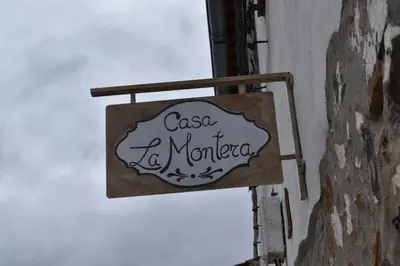 Certificado, premio, señal o documento que está expuesto en Casa La montera