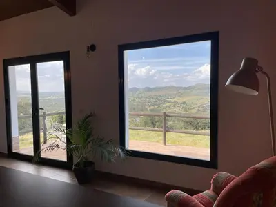 Vista general de una montaña o vista desde the country house