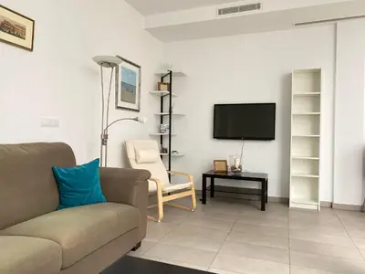 Una televisión o centro de entretenimiento en Hispalis Gran Plaza