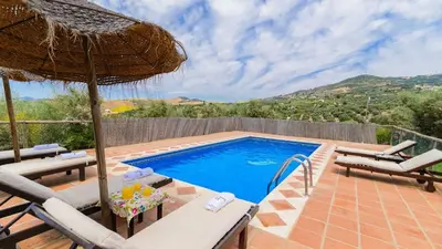Piscina en o cerca de Casa Rural El Guindo