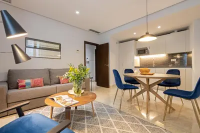 Zona de estar de Alkazar Gardens Old Town 6 pax