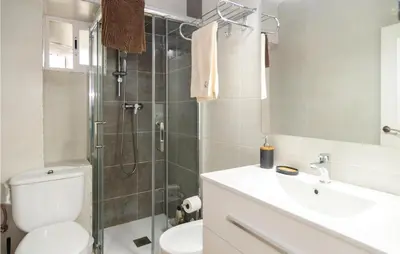 Un baño de Lovely Apartment In Córdoba With Wifi