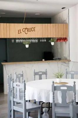 Un restaurante o sitio para comer en Hotel El Cruce Chauchina