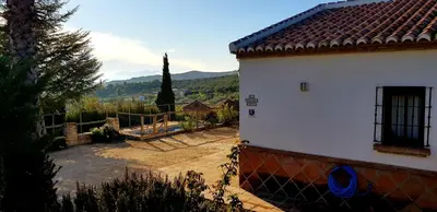 Vista general de una montaña o vista desde la casa o chalet