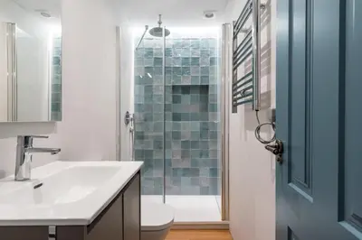 Un baño de Apartamentos Leoncillos