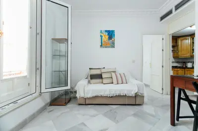 Una cocina o zona de cocina en Bright cozy- 1Bd 1Bth- La Alfalfa