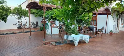 Un patio o zona al aire libre en GRAN CASA RURAL CON PATIO EN ENCINAREJO DE CÓRDOBA