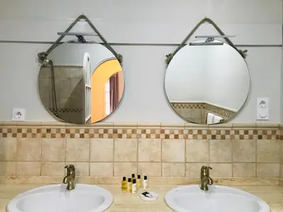 Un baño de Palacio San Fernando
