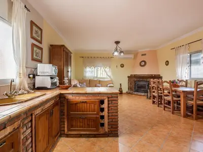 Una cocina o zona de cocina en Alojamiento Rural Casa La Era