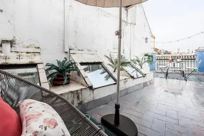 Un balcón o terraza de San esteban medio