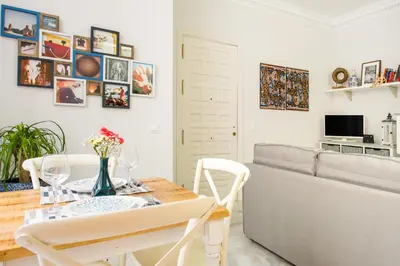 Una televisión o centro de entretenimiento en Mágico apartamento en casa palacio del siglo XVII