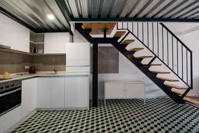 Una cocina o zona de cocina en Pop Art Feria luminoso dúplex con terraza privada