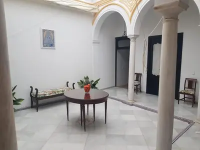 Zona de estar de Casa S. XIX en pleno centro de Carmona