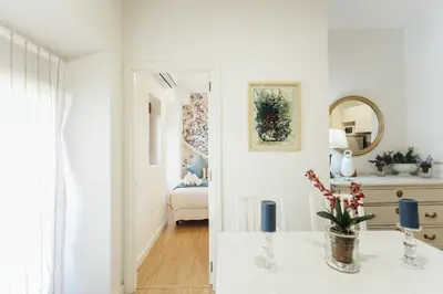 Cama o camas de una habitación en Bright stylish 2BD 2BTH - Seville center