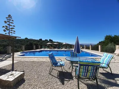 Piscina en o cerca de Hacienda la buena vida B&B en appartementen casita almendas