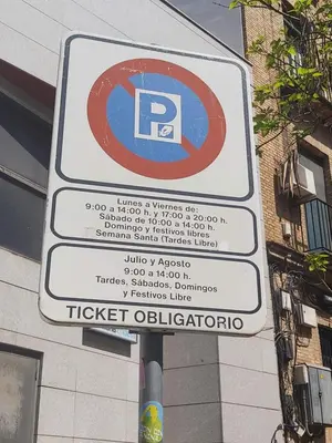 Certificado, premio, señal o documento que está expuesto en Misterhost San Bernardo Jardines de Murillo