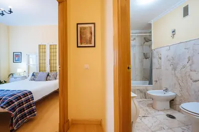 Un baño de HomeySeville-Precioso Apartamento San Juan de la Palma, Parking Optional
